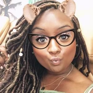 Meet your Posher, Dana